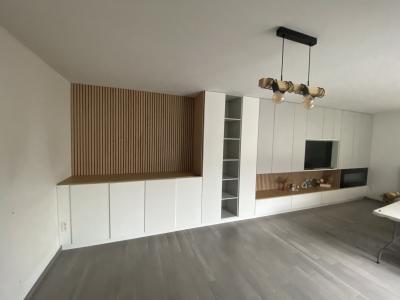 Creëren van een Gezellige Focus met een Elektrische Haard en TV-Wand