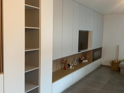 Creëren van een Gezellige Focus met een Elektrische Haard en TV-Wand