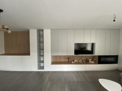 Creëren van een Gezellige Focus met een Elektrische Haard en TV-Wand