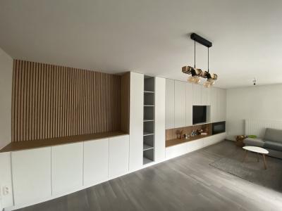 Creëren van een Gezellige Focus met een Elektrische Haard en TV-Wand